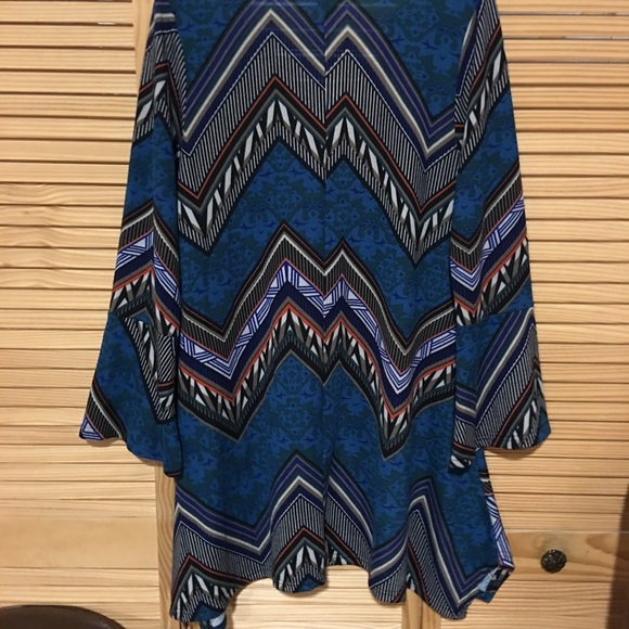 Win Win -Ladies Top (flair bottom Tunic) - Picture 3 of 3